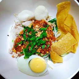 ก๋วยเตี๋ยวต้มยำหมู แห้ง