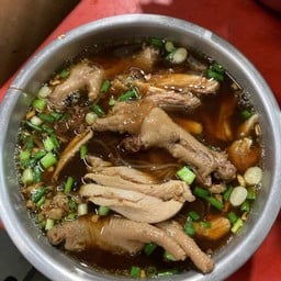 เม้ง ก๋วยเตี๋ยวไก่สมุนไพร ข้าวมันไก่ ครัวในบ้าน