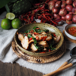 กะเพราไก่ย่าง