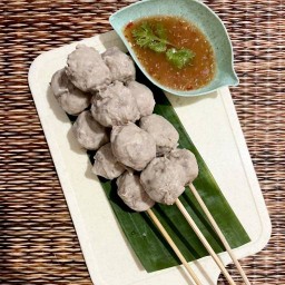 ลูกชิ้นปิ้ง - กาแฟสดไร่ช่อลดา