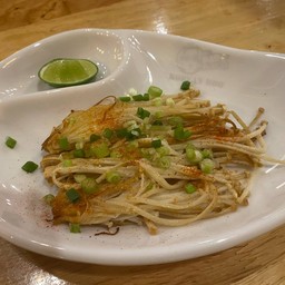 เห็ดเข็มทองผัดเนย