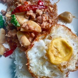 กระเพราวุ้นเส้นหมูสับ