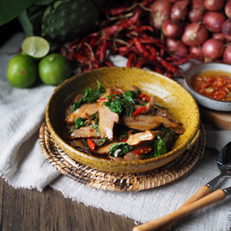 กะเพราหมูย่าง