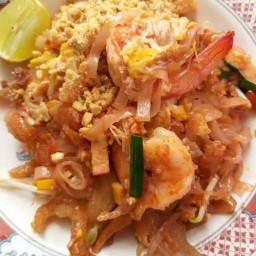 ร้านเจ้นกผัดไทยกุ้งสดอร่อยโคตร วุฒากาศซอย26