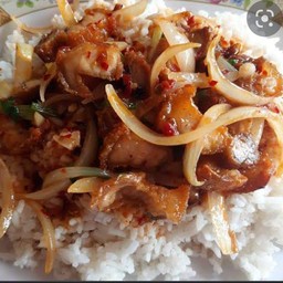 ข้าวราดผัดพริกเผาหมู