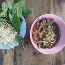 ร้านก๋วยเตี๋ยวไก่มะระหนูนํ้าตก ร้านรายัน