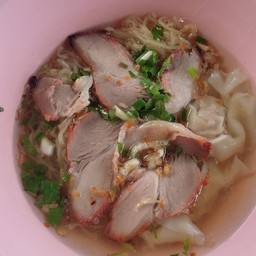 บะหมี่เกี๊ยวหมูแดง