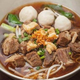 ก๋วยเตี๋ยวหมู ผัดไท  อาหารตามสั่ง เจ๊หมาย