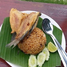 ข้าวผัดปลาสลิด