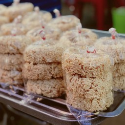 โชคดี ก๋วยเตียวเนื้อ/หมูรสเด็ด