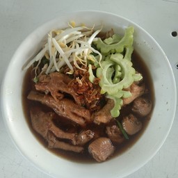ก๋วยเตี๋ยวไก่มะระพระยาสุรนทร์ซอย4