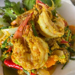ผัดผงกะหรี่กุ้ง กับข้าว