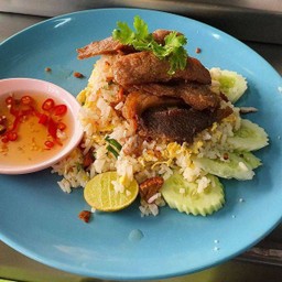ข้าวผัดหมูทอด