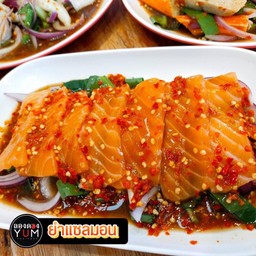 ยำแซลมอน