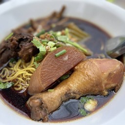 แวววาวก๋วยเตี๋ยว ไก่มะระ