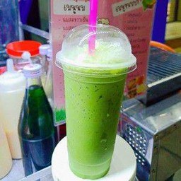 นมเย็นสีเขียว