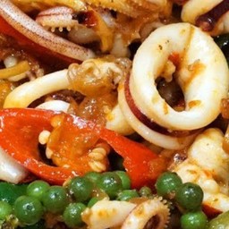 ผัดเผ็ดปลาหมึก