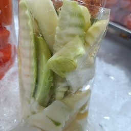 ลูกศร ผลไม้พร้อมทาน ตลาดนัดผึ้งรวง