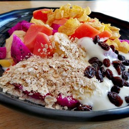 Muesli with yoghurt