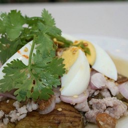 ยำมะเขือยาวหมูสับ