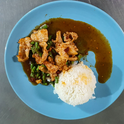ผัดพริกแกงหมู
