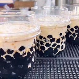 มุกเน้นๆราดนมสด