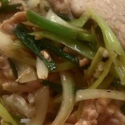 ข้าวราดผัดพริกอ่อน