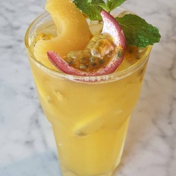 Peach Passion Fruit Sparkling (พีชเสาวรส สปาร์คกลิ้ง)