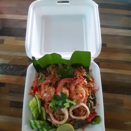 ข้าวผัดต้มยำทะเล