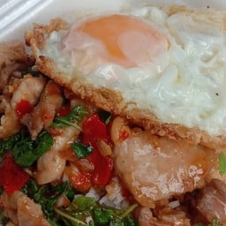ก๋วยเตี๋ยวไก่ตุ๋น พีจี