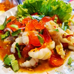ยำขาไก่ไข่แดงเค็ม