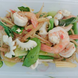 ผัดฉ่าทะเล (กุ้ง-ปลาหมึก)