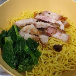 บะหมี่หมูกรอบ