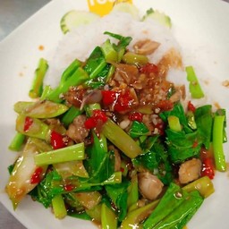 คะน้าผัดปลาเค้ม