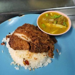 ข้าวแกงเขียวหวานไก่ทอด