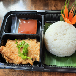 ข้าวไข่เจียวกุ้งสับ shrimp omelette with rice