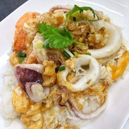 ข้าวไข่ขยี้ทะเล