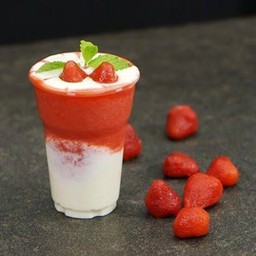 สตรอเบอรี่โยเกิร์ตปั่น แก้ว20oz