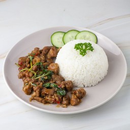 ข้าวกะเพราหมูแดดเดียว