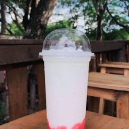สตอเบอรี่ นมสด เย็น