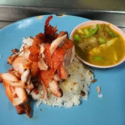 ข้าวแกงเขียวหวานไก่ย่าง