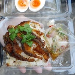 ข้าวหน้าปลาแกะ+ไข่ต้ม