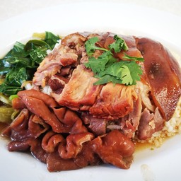 ข้าวขาหมู เนื้อ+หนัง+ไส้ พิเศษ