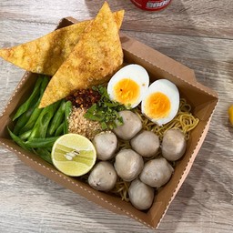 บะหมี่ยำเครื่องแน่น ข้าวซอยเลิศอารีย์ @วันวานยังหวานอยู่