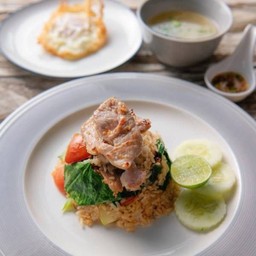 ข้าวผัดรถไฟ *117 เสิร์ฟพร้อมไข่ดาว