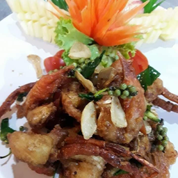 ปูนิ่มทอดกระเทียม Deep Fried Soft Shell Crab with Garlic