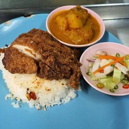 ข้าวแกงกระหรี่ไก่ทอด