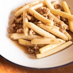 ไหลบัวผัดหมูสับ