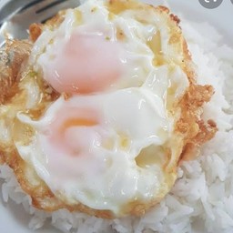 ข้าวราดไข่ดาวแฝด