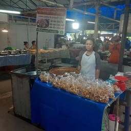 แค็ปหมูทอดวสันต์ CP